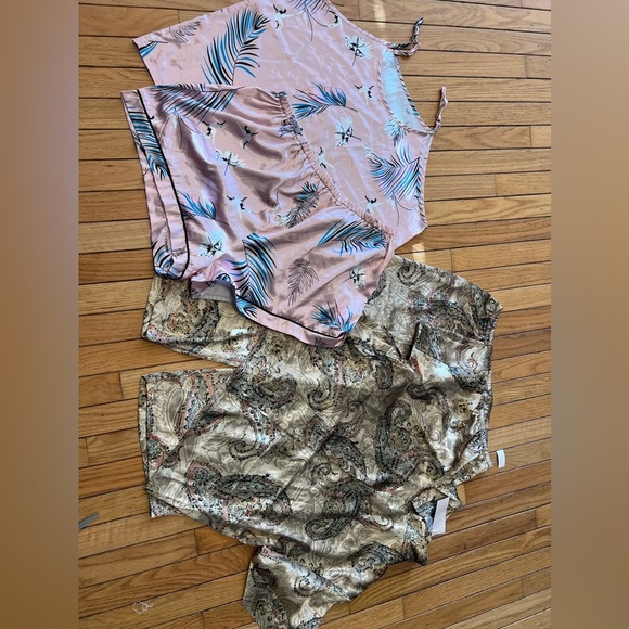 Lot Of 2 Set Of Pajamas Women’s X-Large, XXlarge Pink Floral Gray Paisley - Picture 1 of 11